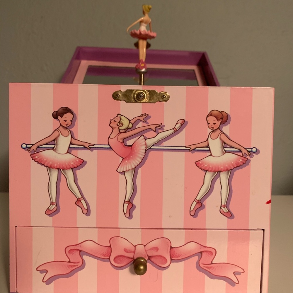 Music Box - Picture 3 of 10